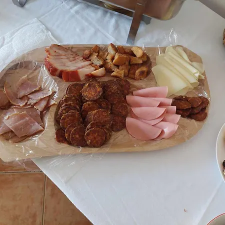 Csipke Vendeghaz Bed & Breakfast *